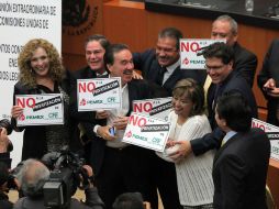 Vista de la toma de Tribuna por parte del PRD en medio de los trabajos de reforma a la ley en materia energética. SUN /