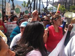 La manifestación magisterial provocó grandes conflictos viales en las inmediaciones del Congreso de Jalisco.  /