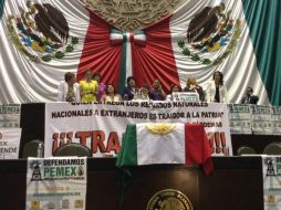 Legisladores de izquierda toman el salón de Plenos de la Cámara Baja e impiden la entrada a diputados. TOMADA DE @GracielaSaldana  /