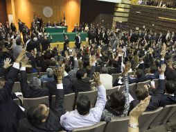 La sesión del pleno de la Cámara de Diputados se desarrollo en una sede alterna y se extendió por casi seis horas. NTX /