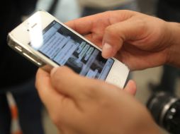 Las personas que utilizan más su smartphone presentan una ansiedad más elevada respecto a los que usaban menos. ARCHIVO /