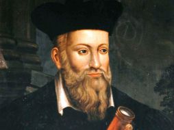 Se dice que después de decirle a su discípulo que no lo vería con vida a la salida del sol, Nostradamus falleció a causa de hidropesía. ESPECIAL /
