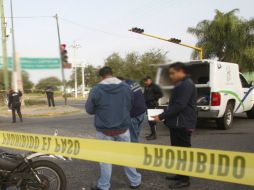 Personal del Ministerio Público realiza las investigaciones pertinentes en torno al accidente. ARCHIVO /