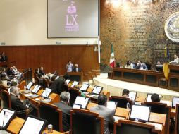 Indica que el Reglamento del Congreso dice que de no comprobar el gasto de casas de enlace en un mes no se entregará el monto siguiente  /