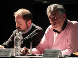 Coloquio en Homenaje a Álvaro Mutis con la participación de José María Espinosa (i) y Francisco Hinojosa (d). NTX /
