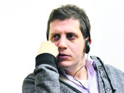 Todos. El escritor asegura que la literatura es importante para generar reflexión sobre lo que acontece en el mundo.  /