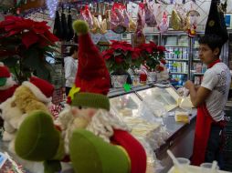 Te recomendamos hacer una lista de todo lo que necesitarás para tu cena y un presupuesto para organizar mejor tus gastos.  /