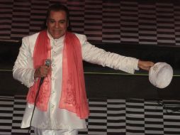 Juan Gabriel interpretará en esta fiestas, sus más grandes éxitos. ARCHIVO /