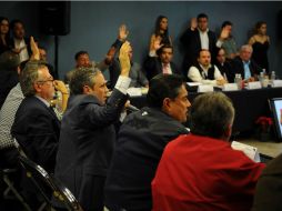 Sólo 32 de los 33 miembros de la Comisión de Tarifas participaron en la votación.  /