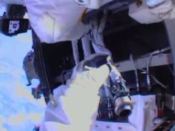 La agencia espacial de EU niega que corran peligro los seis tripulantes de la EEI. AFP /