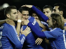 Los tres puntos le permiten al Real Madrid seguir en la pelea por la cima en España. AFP /