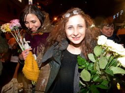 Nadezhda y Maria ya están libres y ahora discuten un proyecto de derechos humanos. AP /