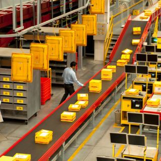 Correos de México firma convenio con Deutsche Post DHL
