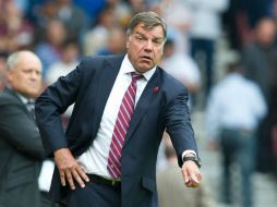 De los seis equipos que comenzaron la jornada West Ham es el único que no cambió de técnico y sigue con Sam Allardyce en la banca. ARCHIVO /