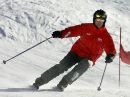 Schumacher usaba casco mientras esquiaba y era acompañado de su hijo de 14 años al momento del percance. ARCHIVO /