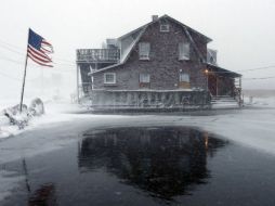 El noreste de Estados Unidos enfrenta su primera gran tormenta de invierno del año, con intensas nevadas y gélidos vientos. AP /