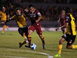 Pocas emociones y oportunidades de gol se dieron en la cancha del Tres de Marzo.  /