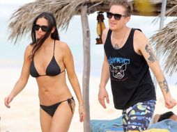 La protagonista de 'Ghost' y el baterista estaban muy contentos y afectuosos entre ellos. ESPECIAL /