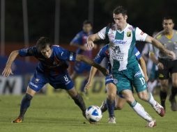 Potros y Panzas Verdes mostraron un futbol aguerrido, en un encuentro desarrollado en una cancha en mal estado.  /