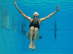La natación es un ejercicio muy completo y estimula los músculos de forma efectiva. ARCHIVO /