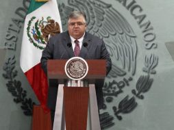 El titular de Banxico destaca que para 2015 los precios de las gasolinas se ajustarán a la inflación esperada. ARCHIVO /