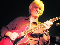 Tonky ha tocado al lado de leyendas como Jerry Lee Lewis y  Mick Taylor. ESPECIAL /