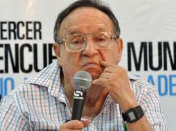 El productor acepta que Chespirito tuvo hace poco una pequeña recaída. ARCHIVO /