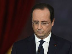 El presidente francés rehusa decir si Valérie Trierweiler sigue siendo su compañera. AFP /