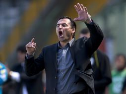 Bustos no podrá estar en la banca el próximo viernes contra Tigres. MEXSPORT /