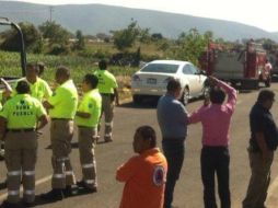 Cuerpos de emergencia acordonan la zona y brindan atención a las personas lesionadas. TOMADA DE @Martgenia  /