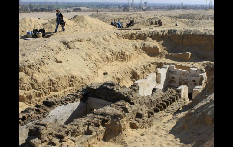 Autoridades explican que los egiptólogos desconocían hasta ahora a ese nuevo faraón, identificado como Seneb Kay. EFE /