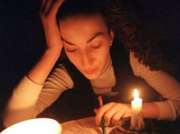 Dos de cada diez personas reconocen que buscan su horóscopo, ya sea por entretenimiento o curiosidad. ARCHIVO /