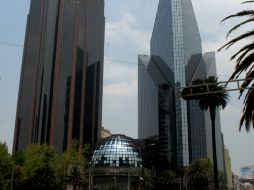 Banco Base estima que este día el tipo de cambio se podría cotizar entre 13.23 y 13.27 pesos por dólar. ARCHIVO /