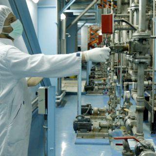 EU levanta sanciones a Irán tras informe de cese de plan nuclear