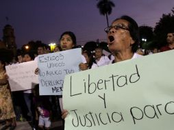 Familiares y amigos del mexicano Édgar Tamayo, condenado a la pena de muerte en EU y cuya ejecución está prevista para mañana. EFE /