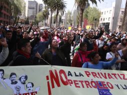 Aproximadamente a las 10:30 de la mañana, los maestros comenzaron a alistarse para dirigirse hacia la dependencia. SUN /