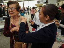 Pese a que los jóvenes y adultos son los más afectados, la campaña de vacunación se dirige a niños de menos cinco años y adultos de 60. ARCHIVO /