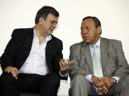 Para Zambrano, que Ebrard cree una asociación civil con el Movimiento Progresista, no es señal sobre una posible salida del PRD. ARCHIVO /