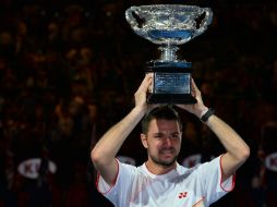 Wawrinka sube al tercer puesto de la clasificación ATP tras vencer en la final del Abierto de Australia. AFP /