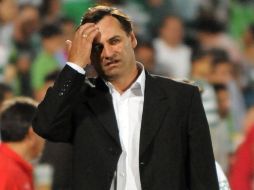 Carlos Bustos tuvo un mal arranque del torneo y la paciencia en Morelia fue poca. MEXSPORT /