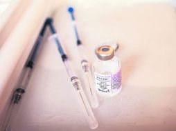 La vacuna, mejor idea.Las autoridades insisten en que la gente no debe automedicarse. XINHUA /