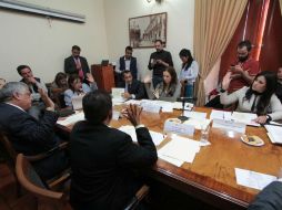 Integrantes de la Comisión de Administración votan a  favor de desaparecer la partida. @LegislativoJal. ESPECIAL /