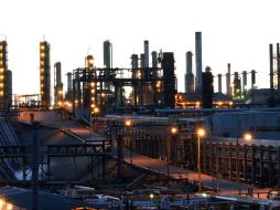 Al cierre de 2013 el promedio diario de importación de gasolinas registró un descenso de casi 10 por ciento. ARCHIVO /