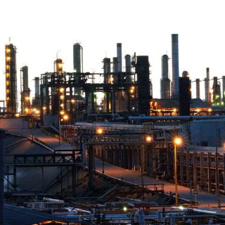 Pemex reporta superávit de más de 20 mil MDD en 2013