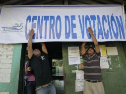 Invitan a la población a ejercer su derecho y acudir a las urnas. EFE /