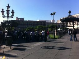 En el Palacio de Gobierno, en punto de las 10:00 horas, la concentración de personas es reducida.  /