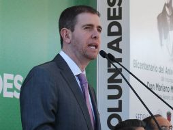 El comisionado para la seguridad de Michoacán asegura que han sido registradas 913 armas de autodefensas ante la Sedena. ARCHIVO /