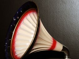 La exposición ofrece el contacto directo con aquellos aparatos que formaron parte importante de los hogares como el fonógrafo. ARCHIVO /