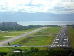 La avioneta de la Fuerza Área Mexicana despegó de Puerto Vallarta; hasta las 11.20 de este jueves no se había encontrado. ARCHIVO /