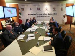 Osorio es acompañado por titulares de Sedena, Semar y SNSP. TOMADA DE @osoriochong  /